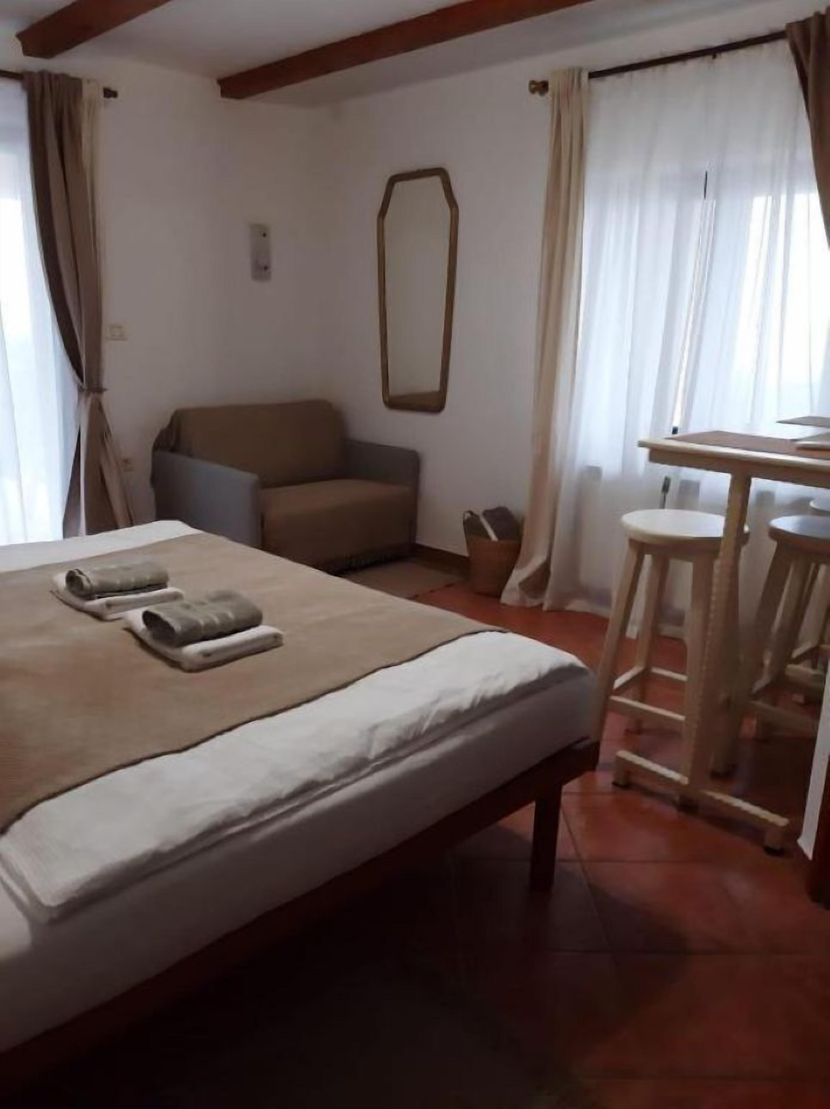 Estúdio econômico, vista para o jardim | Wi-Fi de cortesia