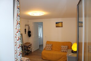 Living area - T2 cosy sea - Quiet garden - 2 steps from the beach (Le Pouliguen)