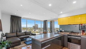 Private kitchen - Adelaide Central Skyline Panoramic Suite Four (Adelaide)