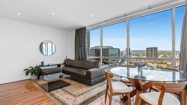 Living area - Adelaide Central Skyline Panoramic Suite One (Adelaide)