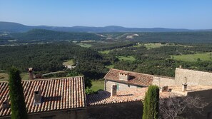 Aerial view - Bed and Breakfast 'La Ruelle' with Shared Terrace and Wi-Fi (Bargème)