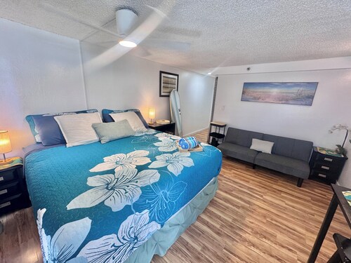 Delightful condo with AC in vibrant Honolulu perfect for your stay