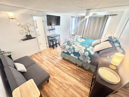 Delightful condo with AC in vibrant Honolulu perfect for your stay