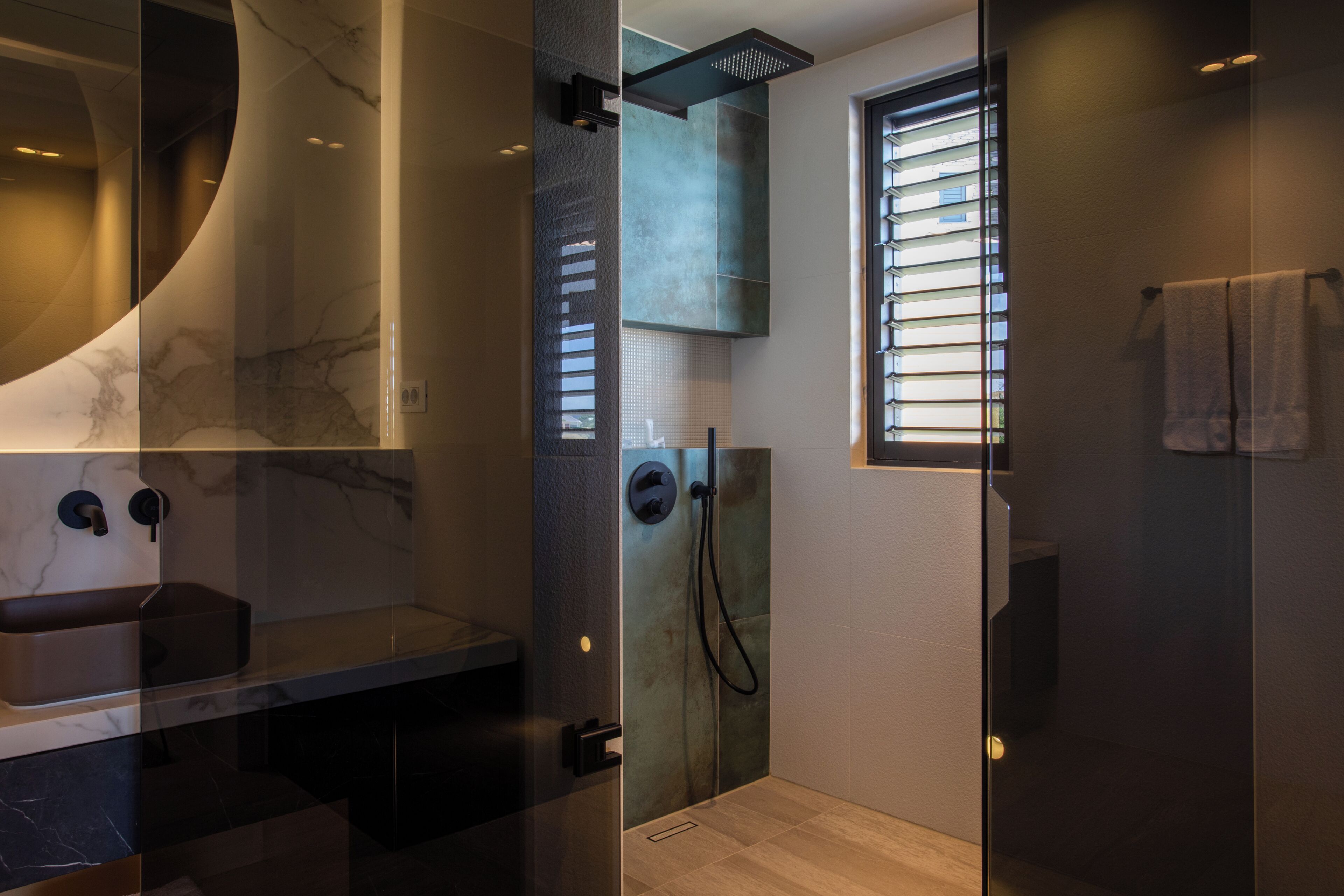 Deluxe Apartment, 2 Bedrooms, Partial Ocean View | Bathroom