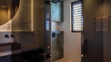 Deluxe Apartment, 2 Bedrooms, Partial Ocean View | Bathroom