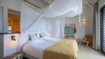Deluxe Penthouse, 3 Bedrooms, Ocean View | Iron/ironing board, free WiFi