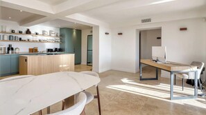 Dining - New Villa VISTA, dominant sea view (Cavalaire-sur-Mer)