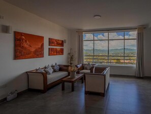Deluxe Double Room, Balcony, Mountain View | Living area - Red Chillies Nature Inn - Kandy (Kandy)