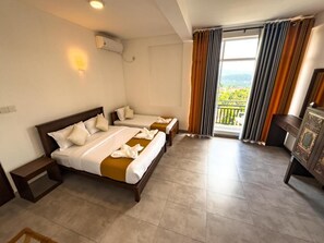 Deluxe Double Room, Balcony, Mountain View - Red Chillies Nature Inn - Kandy (Kandy)