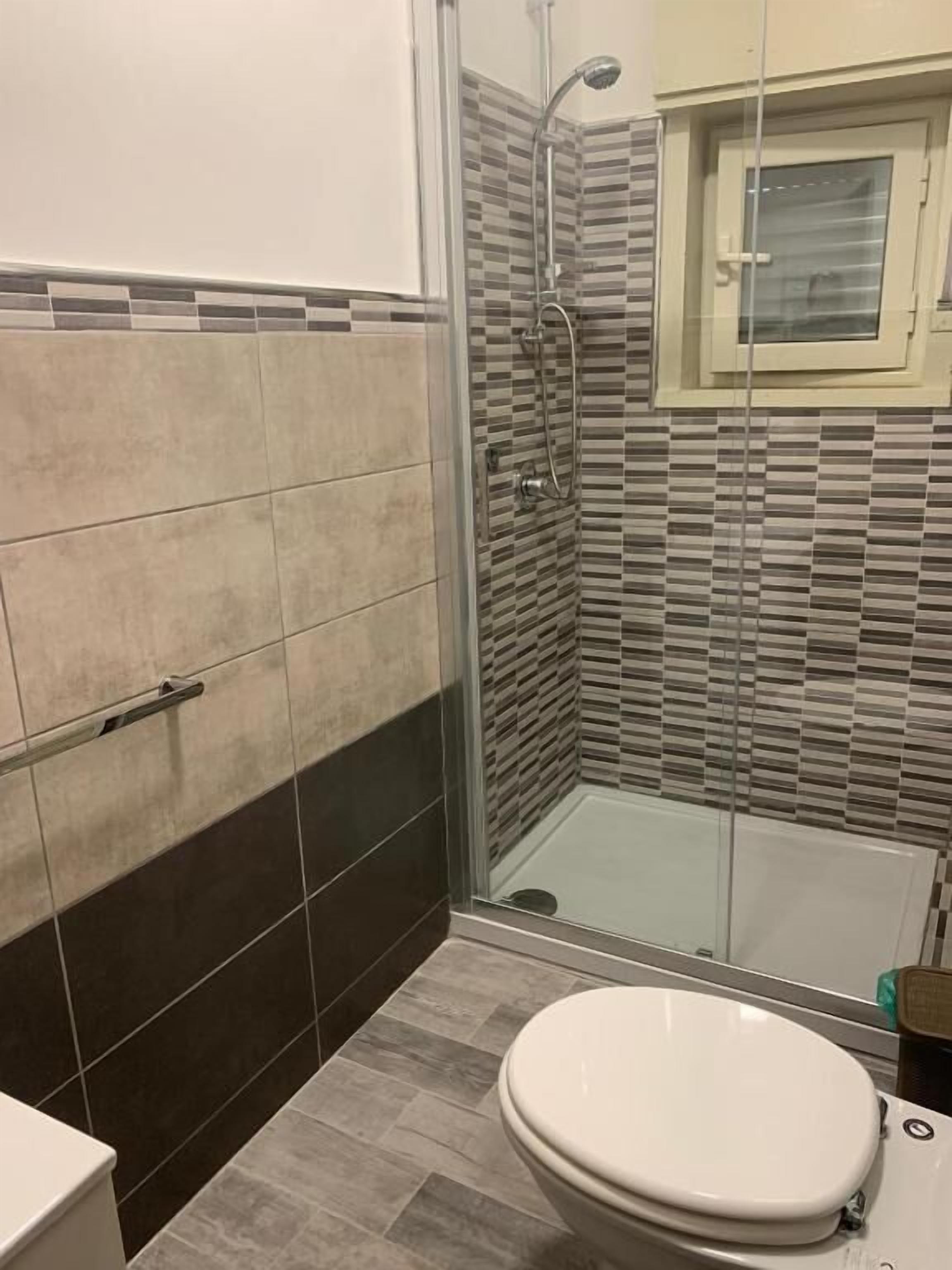 Basic Double Room | Bathroom