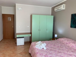 Classic Quadruple Room | Free WiFi