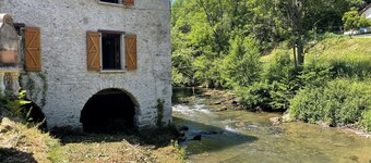 Moulin de la Ribereuille Pyrenees view and swimming pool
