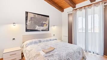 1 bedroom, iron/ironing board