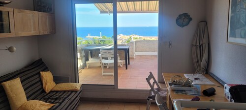Superbe T2 avec Vue Panoramique sur la Mer et la Baie de Marseille
