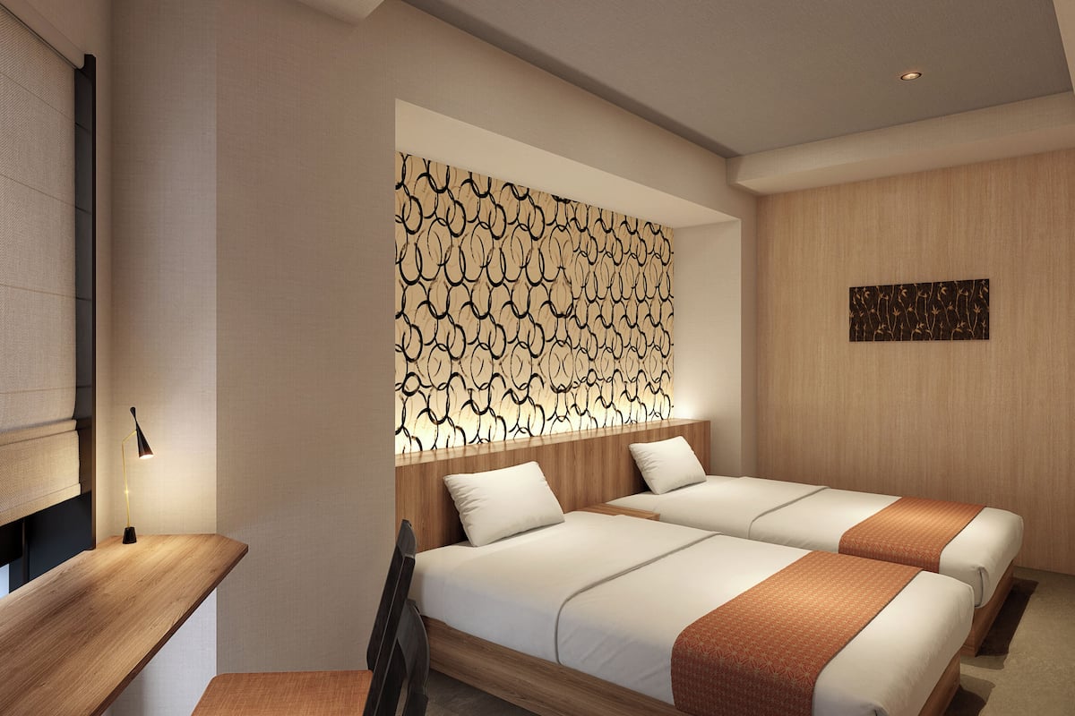 1 Bedroom Suite, Non Smoking | In-room safe, WiFi (free), bed sheets