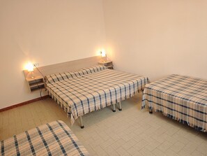 Room - Bright ground-floor retreat near the sea (Lignano Sabbiadoro)