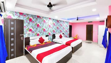 Deluxe Quadruple Room, Air conditioning | Hypo-allergenic bedding, desk, soundproofing, free WiFi