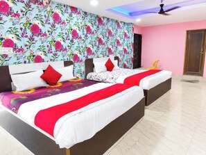 Quarto quádruplo luxo, ar-condicionado | Vista do quarto