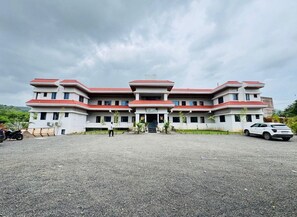 Exterior - Hotel Majestic Inn (Ellora)