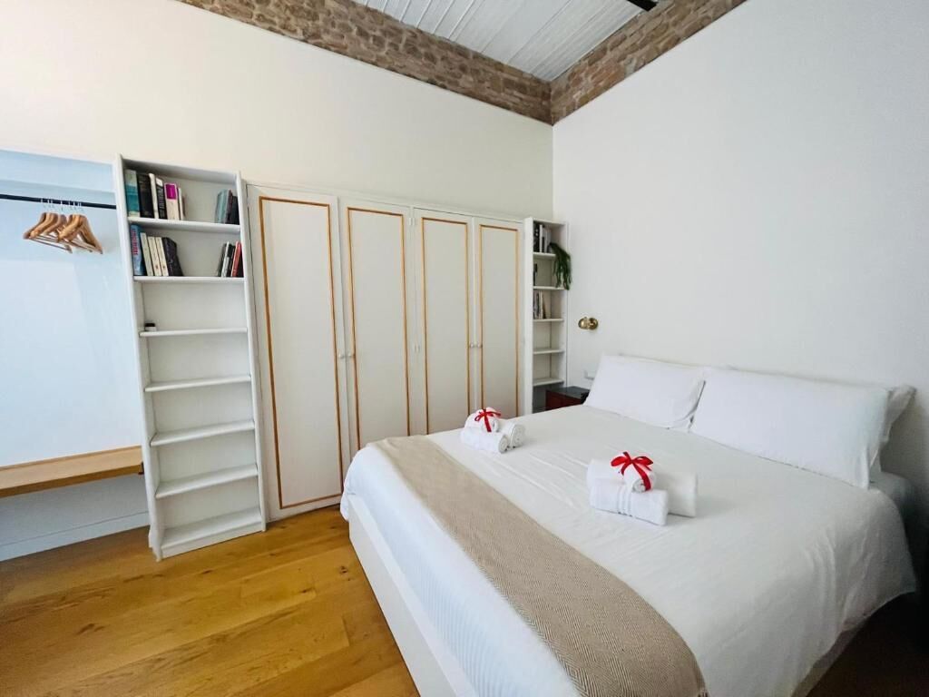 Kamar Double Deluks, balkon, pemandangan kota | Kedap suara, setrika/meja setrika, dan Wi-Fi gratis