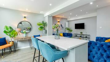 House | 4 bedrooms, Internet