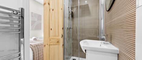 Ferienhaus | 6 Schlafzimmer, Schreibtisch, Internetzugang