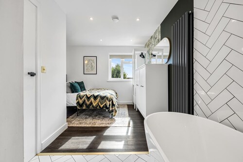 2 Free Park Space The Quays- Sleeps 8 2 Ensuites