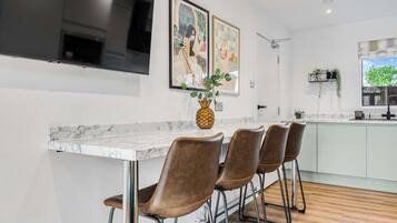 House | 4 bedrooms, Internet