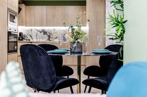 Amazonian Luxury Family Home MCR City Centre Park