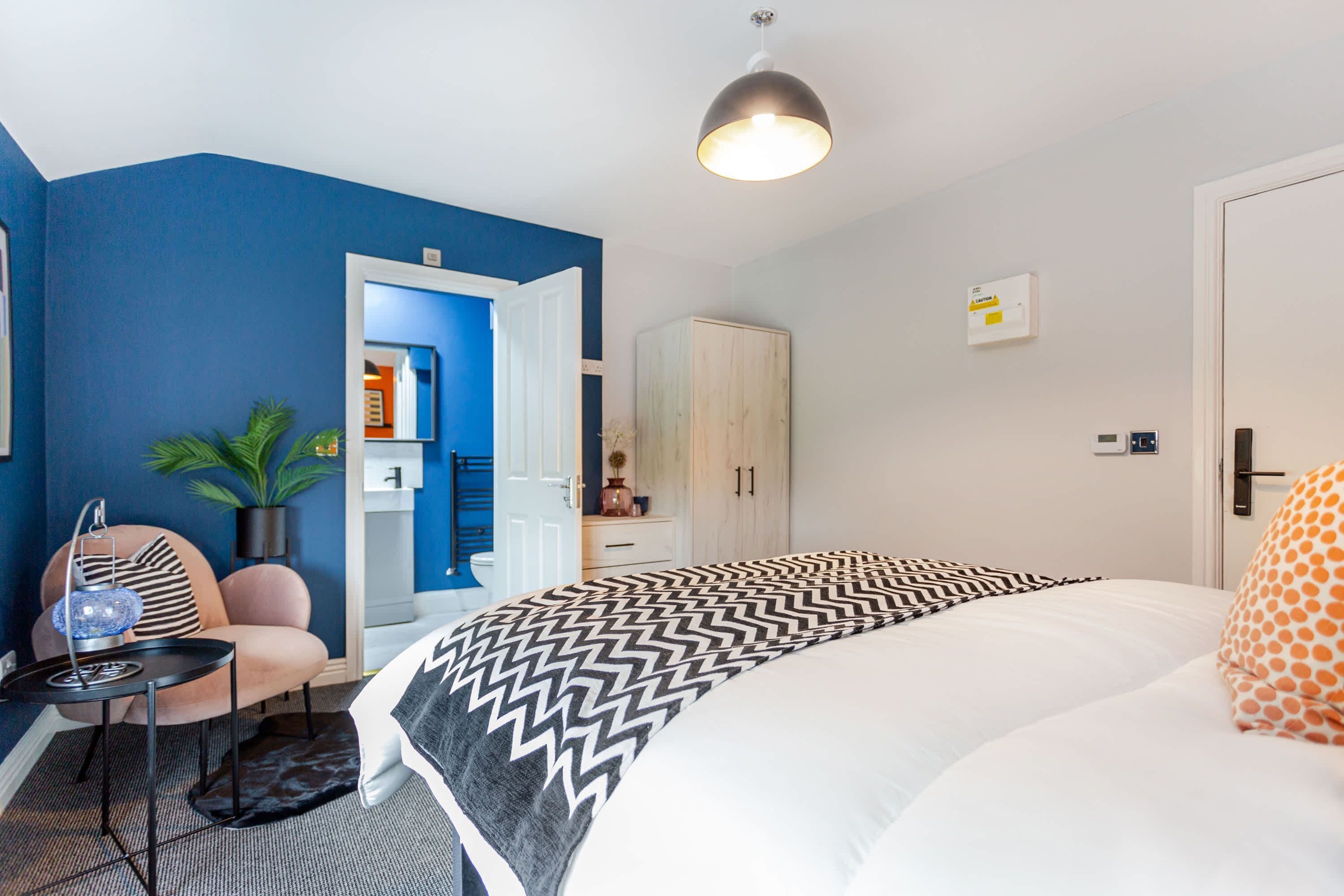 7 habitaciones y acceso a internet 