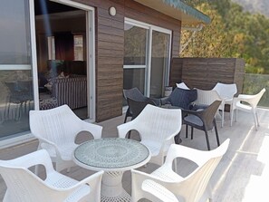 Outdoor dining - Pine Peak Kasauli (Kasauli)