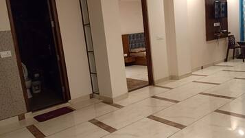 Deluxe Room, Valley View | Interior