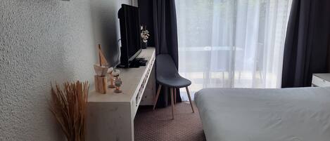 1 bedroom, iron/ironing board, Internet, bed sheets