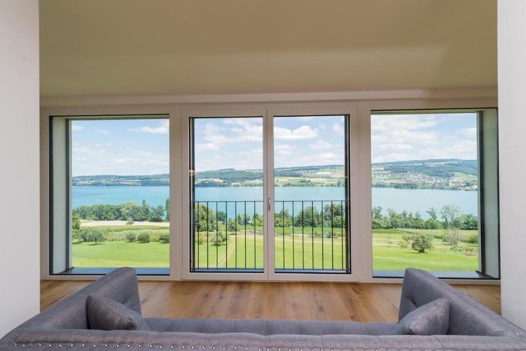 Luxury Apartment, Lake View | Interior