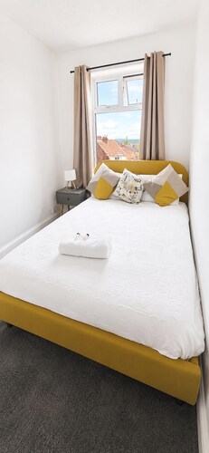 House Sleeps 7 With Wifi