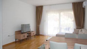 Apartamento Confort, balcón, vistas a la montaña | Zona de estar