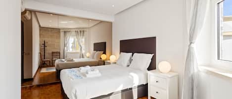 Iron/ironing board, free WiFi, bed sheets