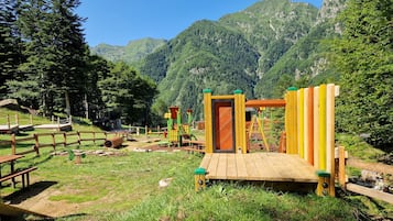 儿童活动区 - 室外
