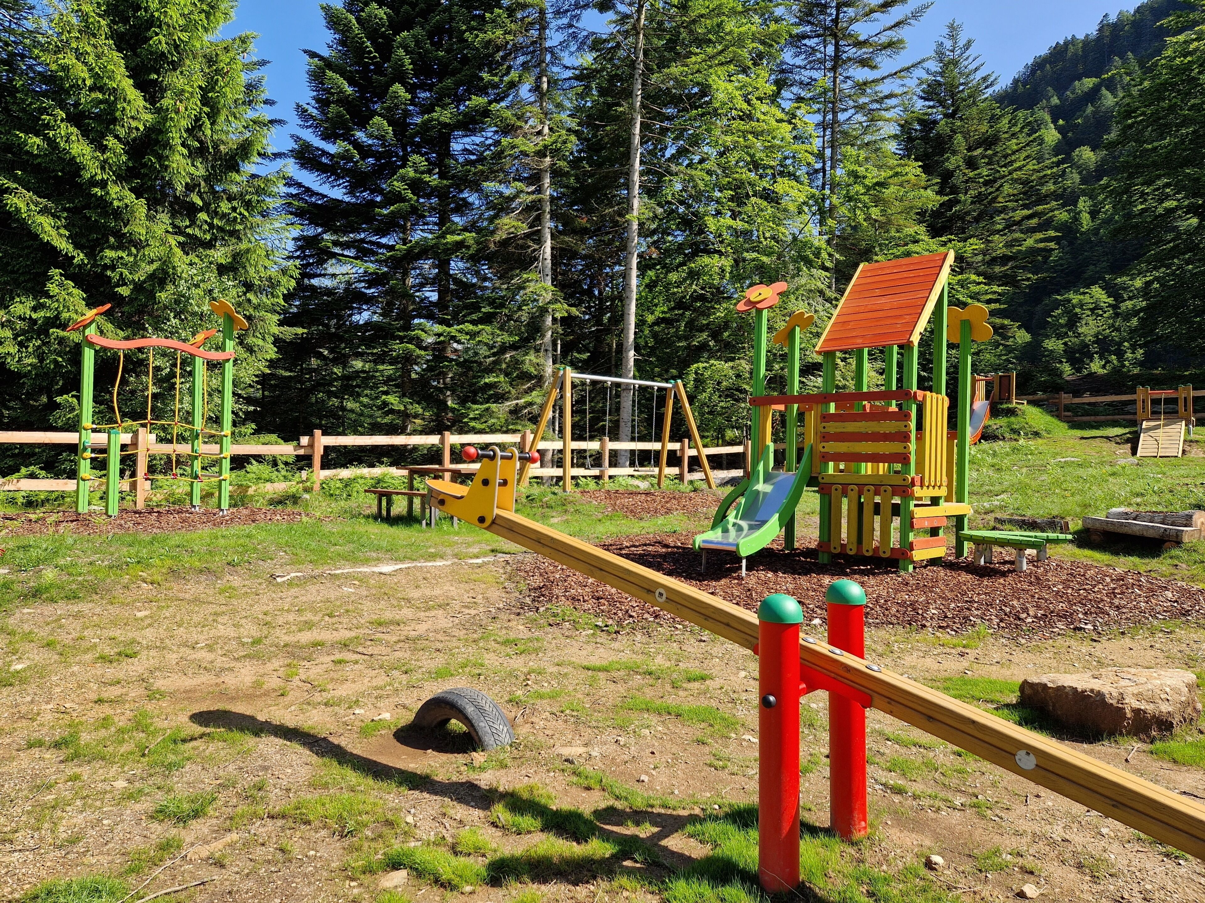 Zona de juegos infantil al aire libre