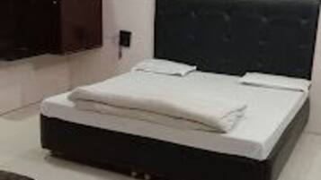 Rollaway beds, bed sheets