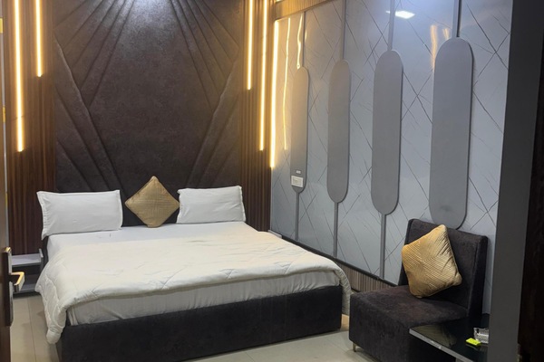 Suite | Rollaway beds (surcharge), bed sheets