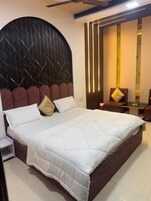 Suite | Rollaway beds (surcharge), bed sheets