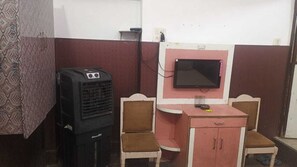 Kamar Standar | Tempat tidur lipat/tambahan dan seprai linen