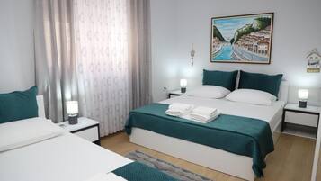 3 bedrooms, in-room safe, iron/ironing board, free WiFi