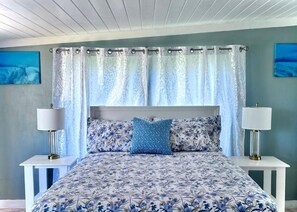 Room - Queen Room with Garden View (Deep Creek Settlement)