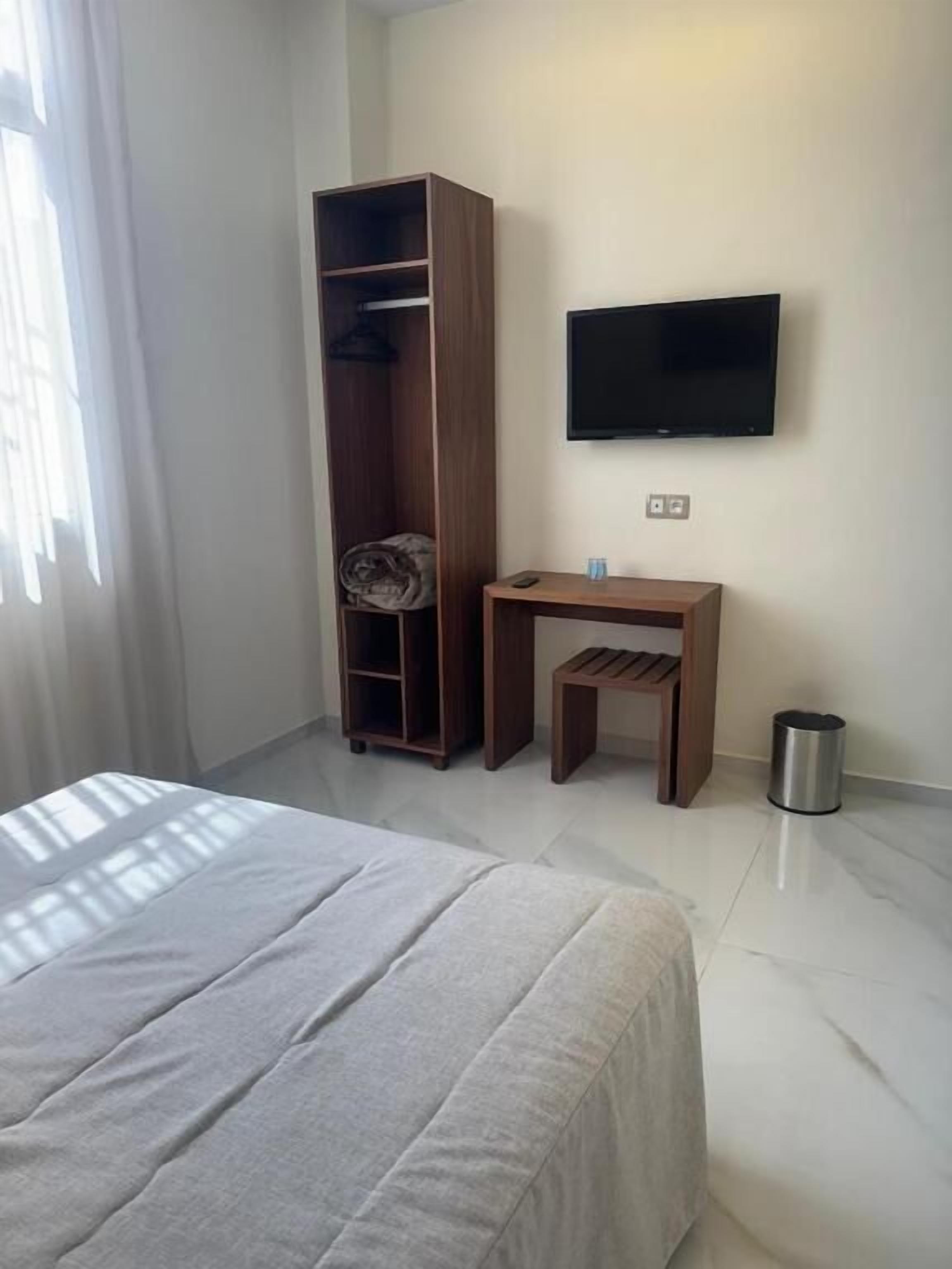 Chambre Double, vue cour intérieure | Wi-Fi gratuit