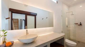 Shower, hair dryer, shampoo