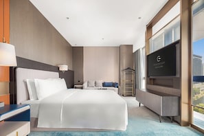 In-room safe, desk, iron/ironing board (on request), free WiFi - Grand Skylight International Hotel NADI (Fuzhou)