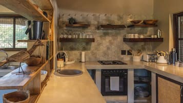 Luxury-Villa, Terrasse, Flussblick | Eigene Küche