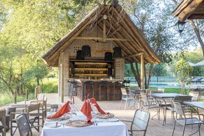 Tempat makan outdoor